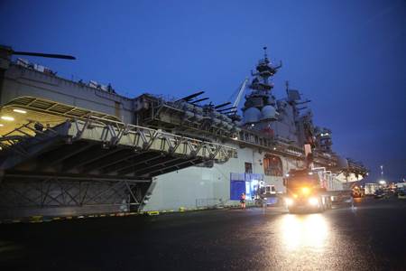 USS Iwo Jima við Skarfabakka
