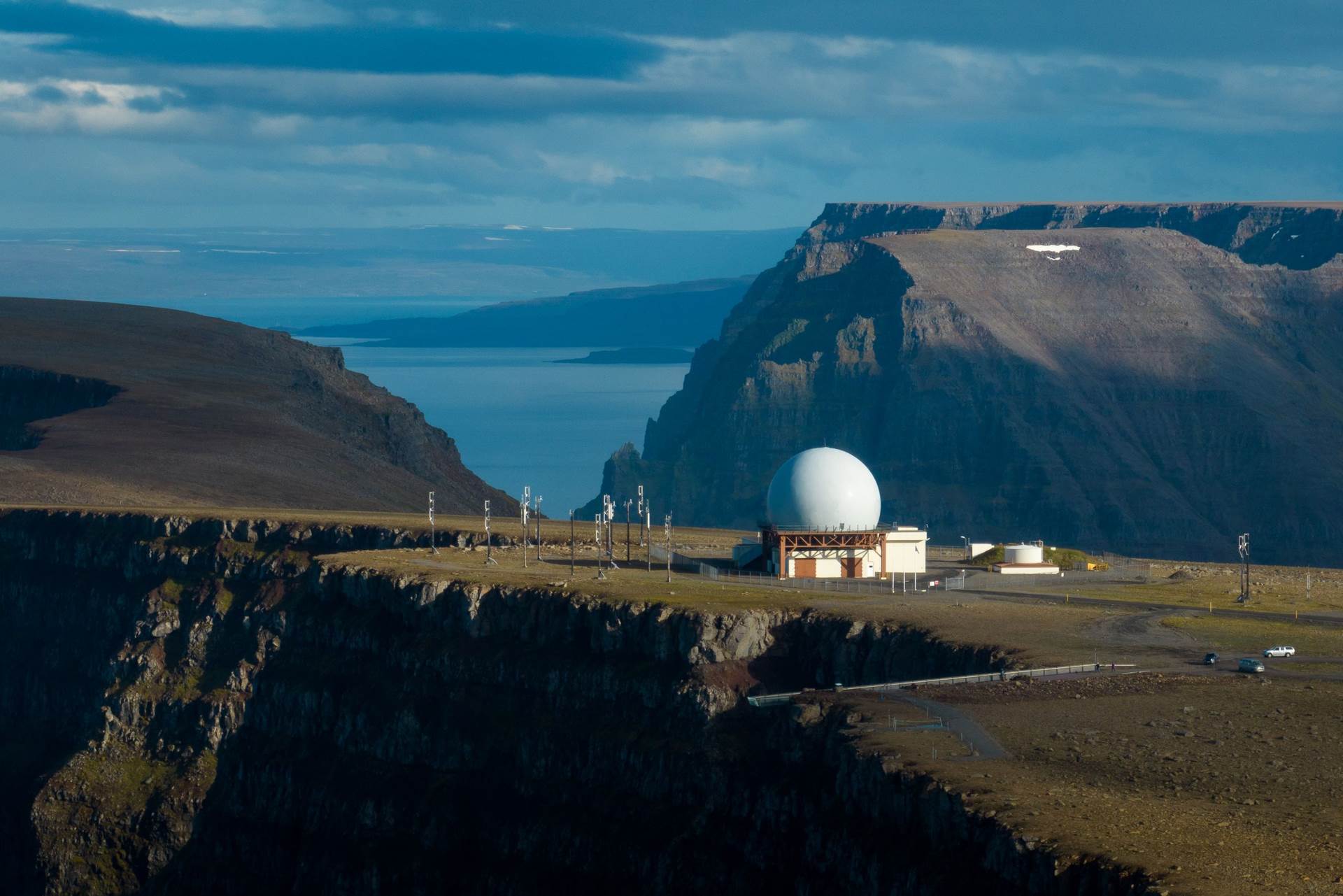 Bolafjall radar and communication station - mynd