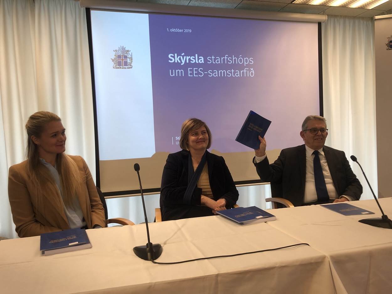 The working group presents its findings. From left: Bergthóra Halldórsdóttir, Kristrún Heimisdóttir and Björn Bjarnason - mynd