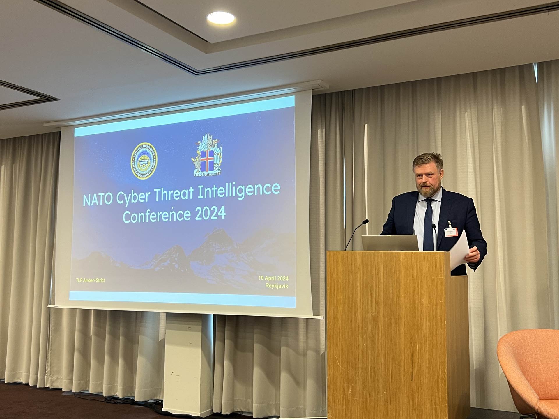 Mr. Jónas G. Allansson, Director General for the Directorate for Defence, addressing the conference. - mynd