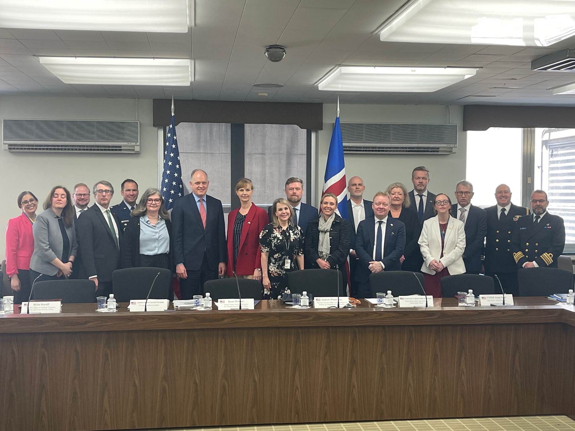 Delegations of the US and Iceland at the Strategic Dialogue - mynd