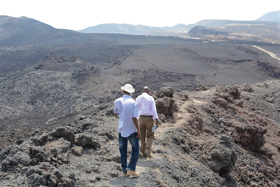 Geologists on the ground near Lake-Assal, Djibouti. - mynd