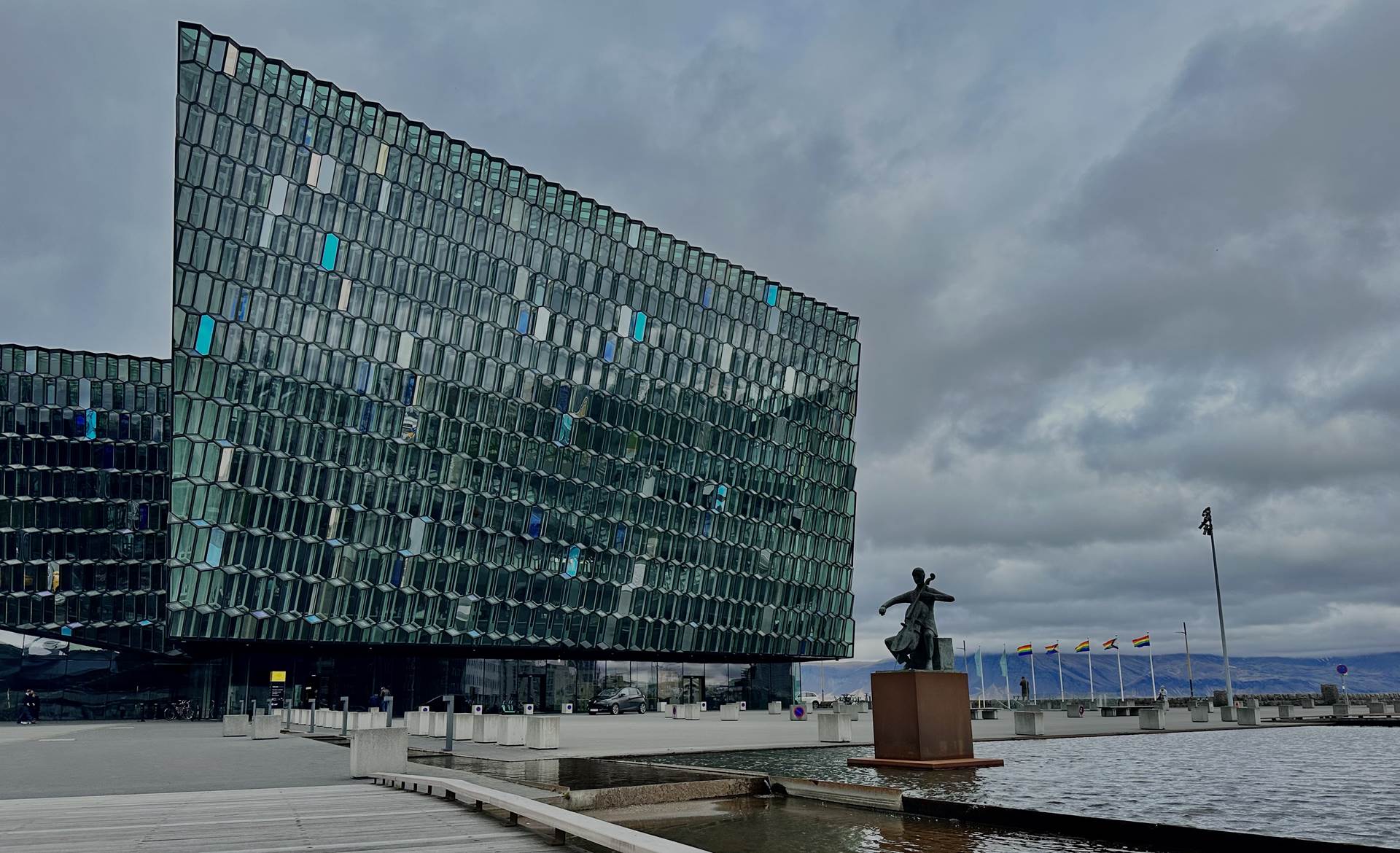 The Summit will be held at Harpa Concert Hall and Conference Center. - mynd