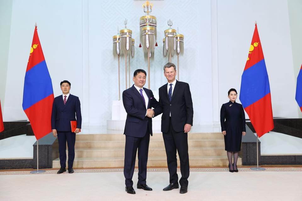 Ambassador Presented Credentials to the President of Mongolia - mynd