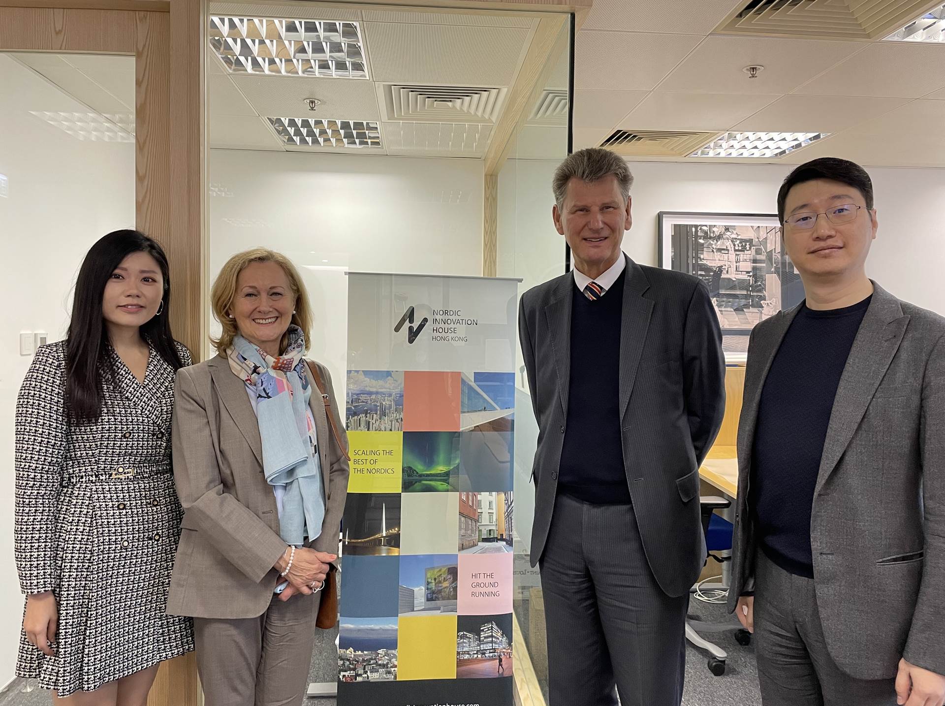 Ambassador Thorir Ibsen visited Hong Kong - mynd