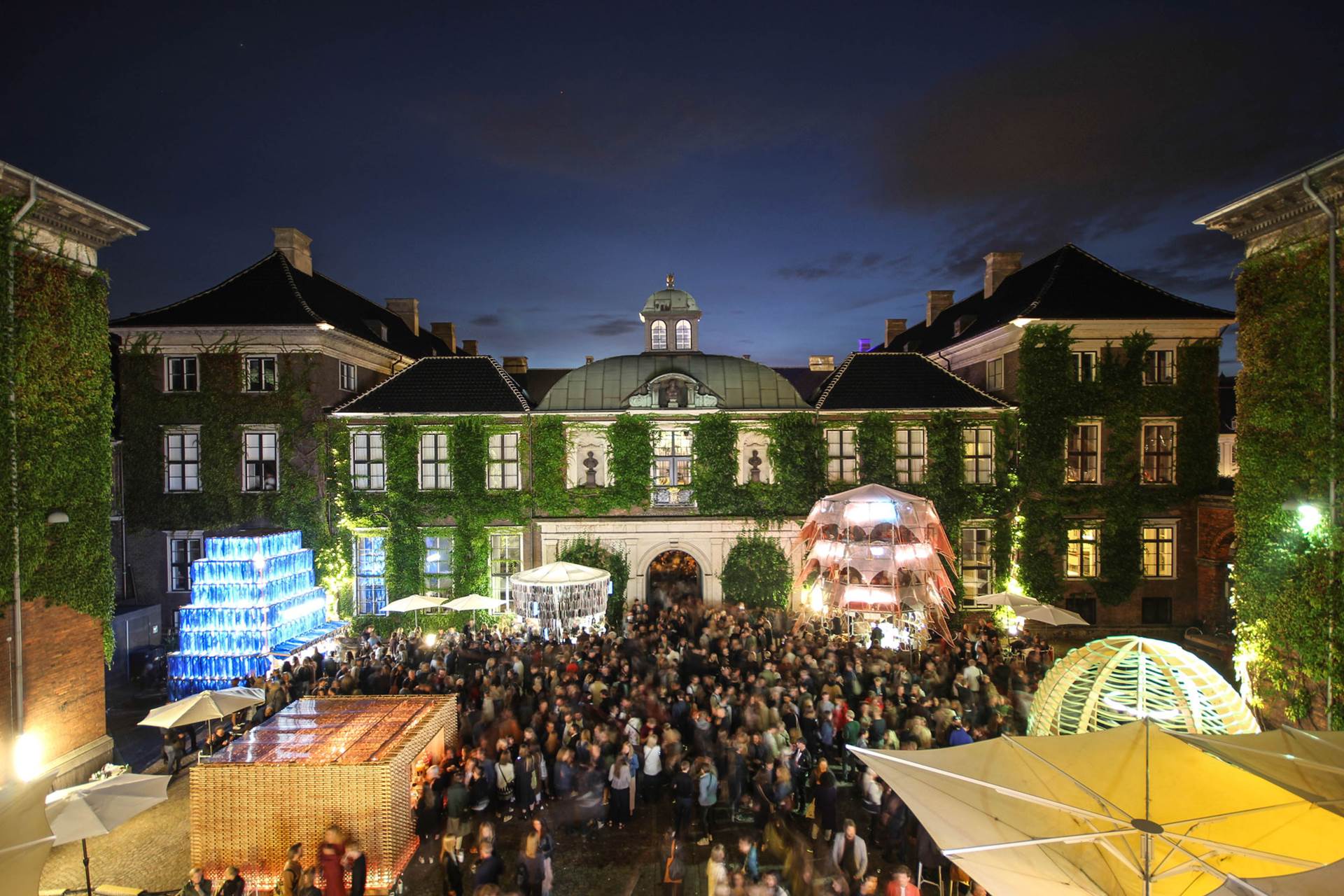 Tre islandske gallerier deltager i årets Chart Art Fair på Charlottenborg - mynd
