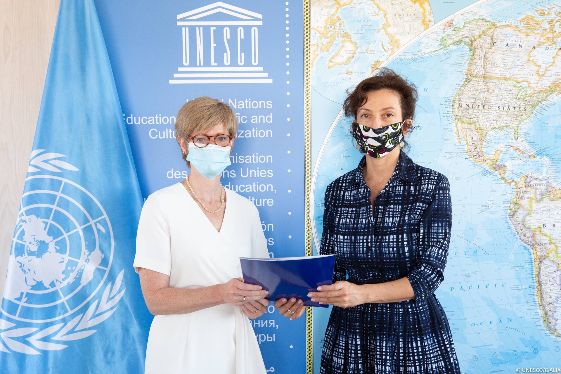 L'Ambassadrice Unnur Orradóttir Ramette a remis ses lettres de créance à la Directrice Générale de l'UNESCO - mynd